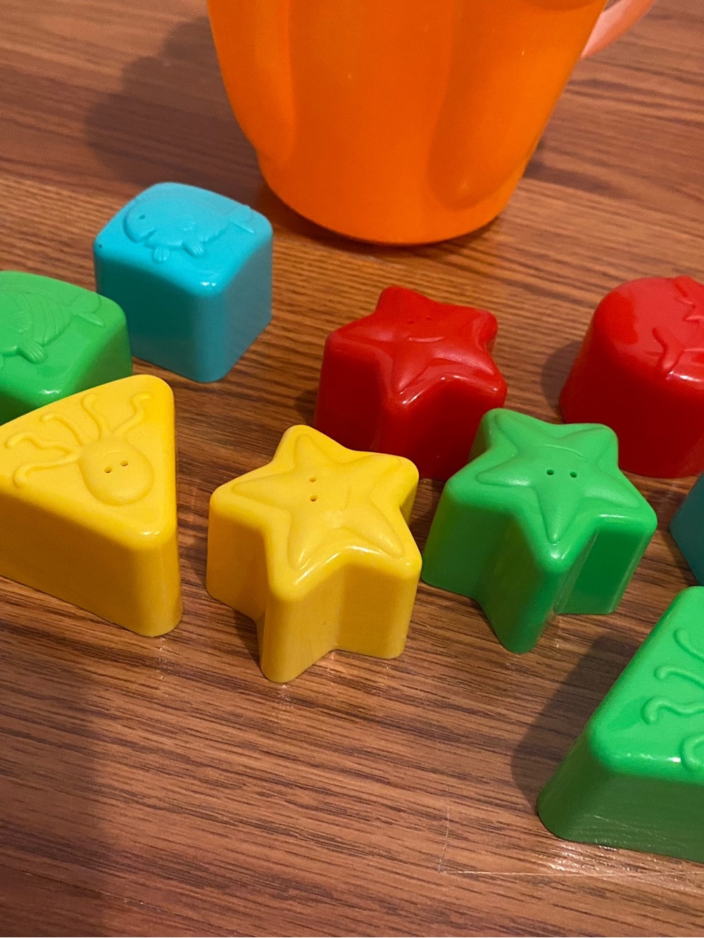 Shape Sorter Bucket - Picture 3 of 7
